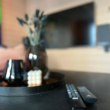 Daire Arctic Homes - Red Polar House Tromsø